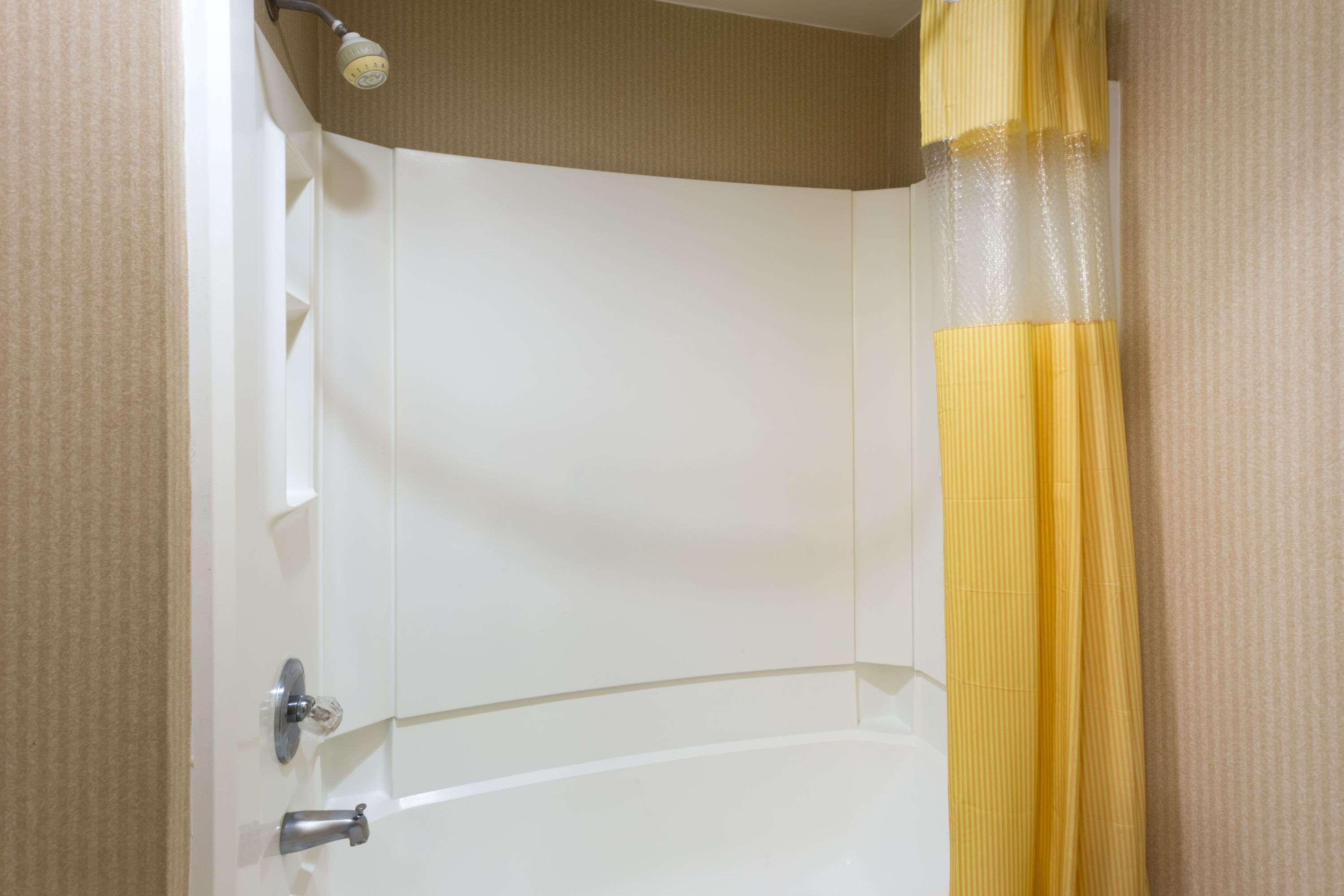 Days Inn & Suites By Wyndham Northwest Indianapolis Exteriör bild