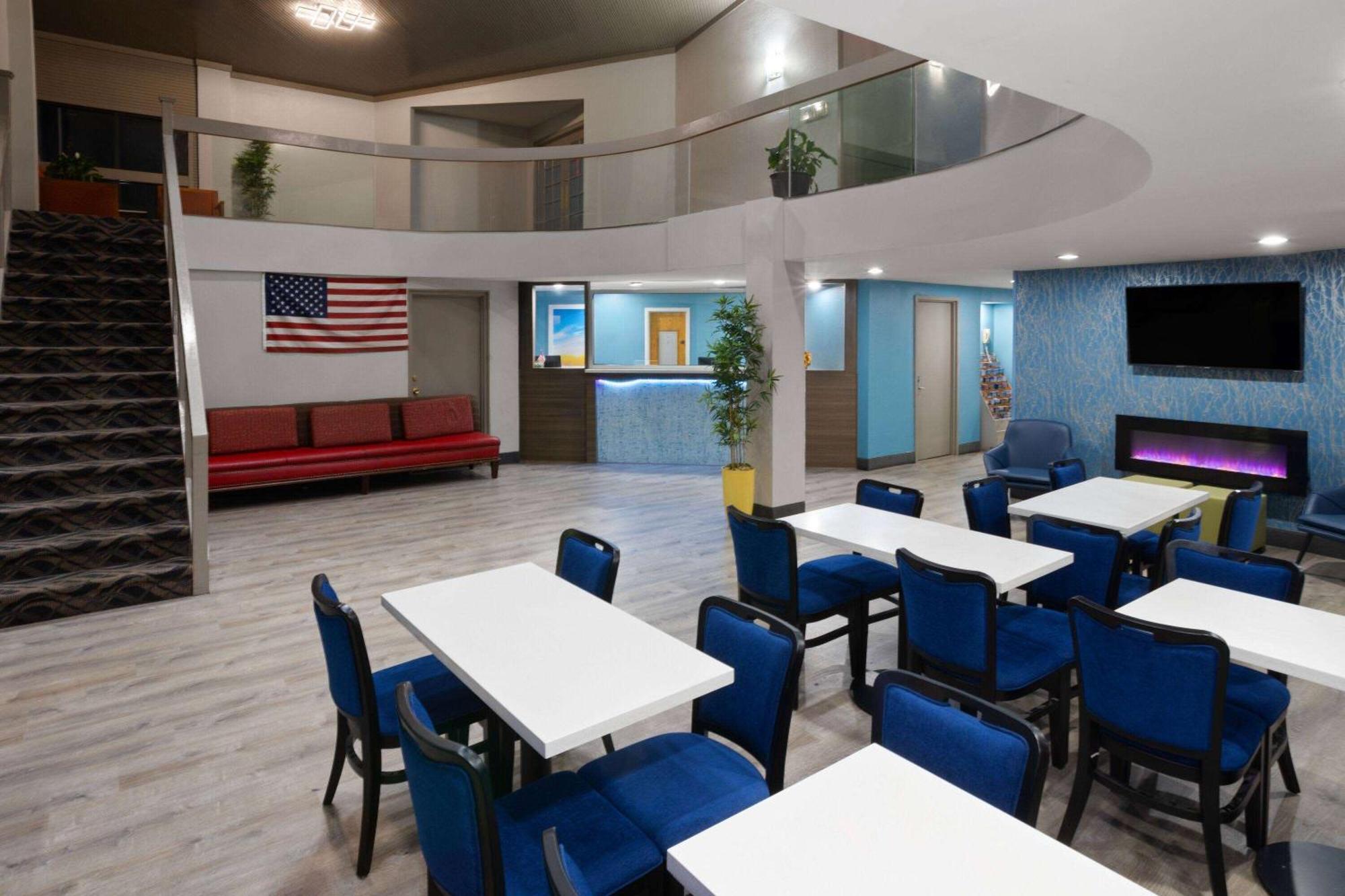 Days Inn & Suites By Wyndham Northwest Indianapolis Exteriör bild