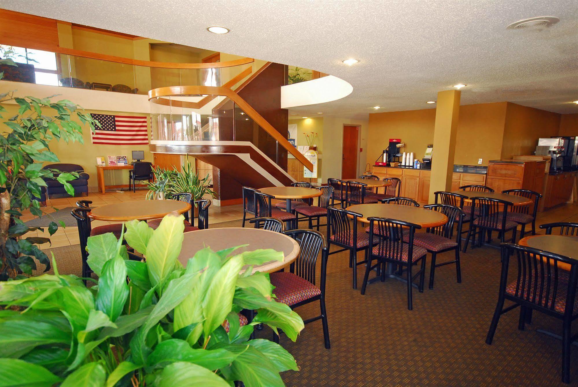 Days Inn & Suites By Wyndham Northwest Indianapolis Exteriör bild